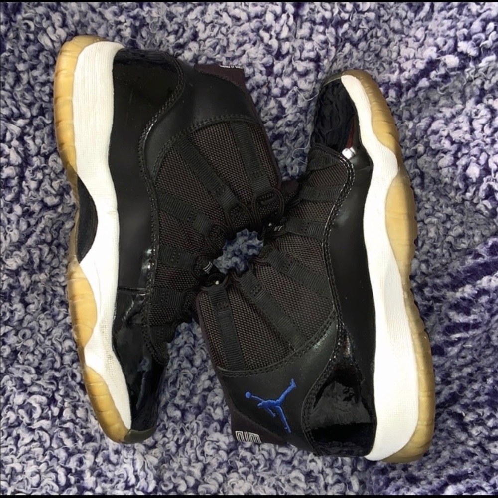 Air Jordan 11 Space Jam